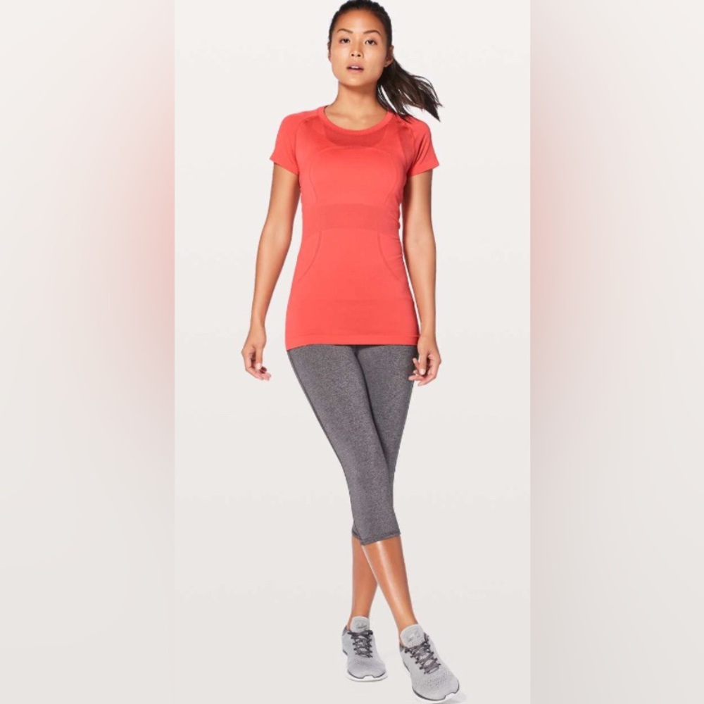 NWOT Lululemon Swiftly Tech Short Sleeve Crew
Vermillion / Vermillion